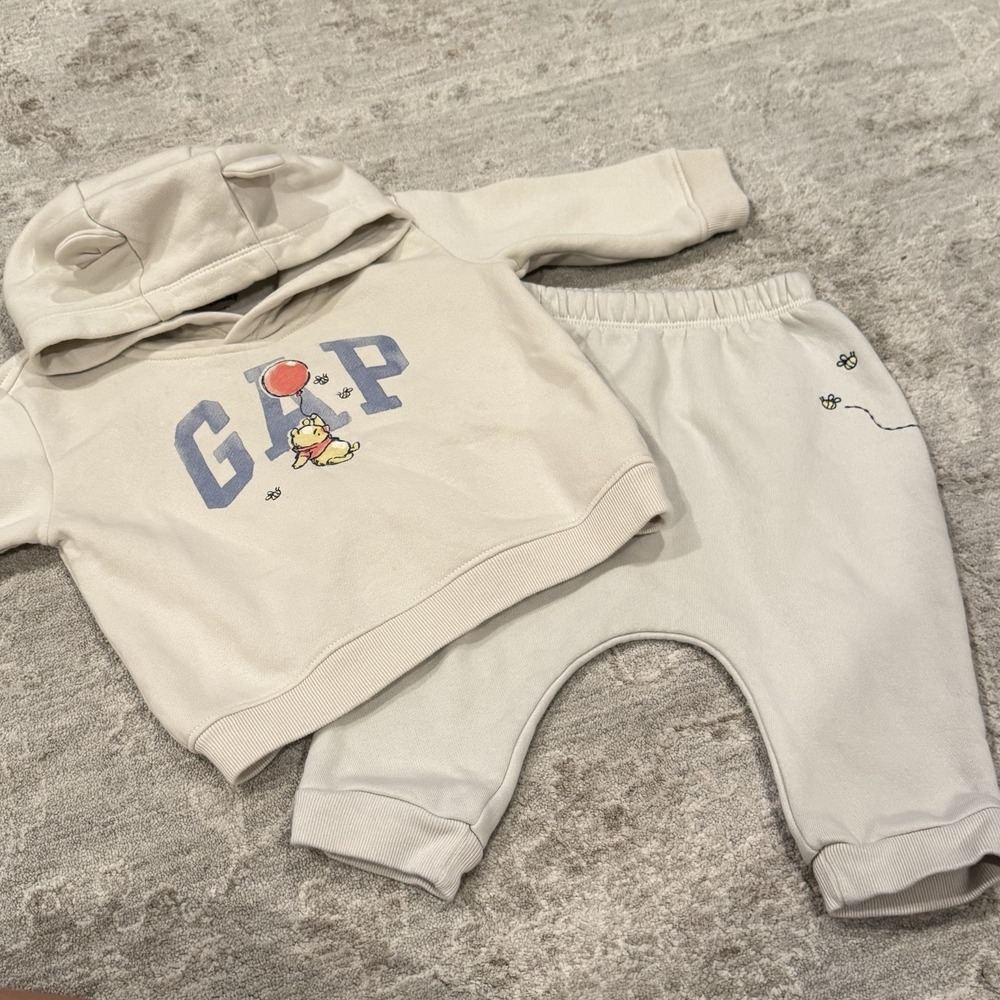Baby Gap Winnie the Pooh Hoodie Sweatpants Set 6-12 Months Cream Disney Bear